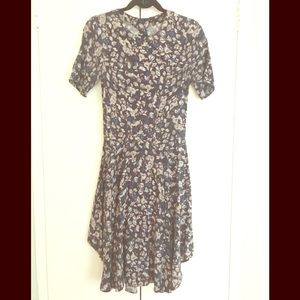 ⭐️4/$25 or 2/$15 Blue & Black Floral Dress